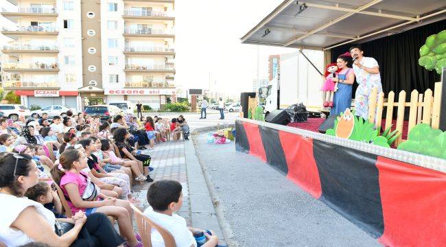 Çiğli Belediyesi Tiyatro Tırı Mahalle Turuna Çıktı