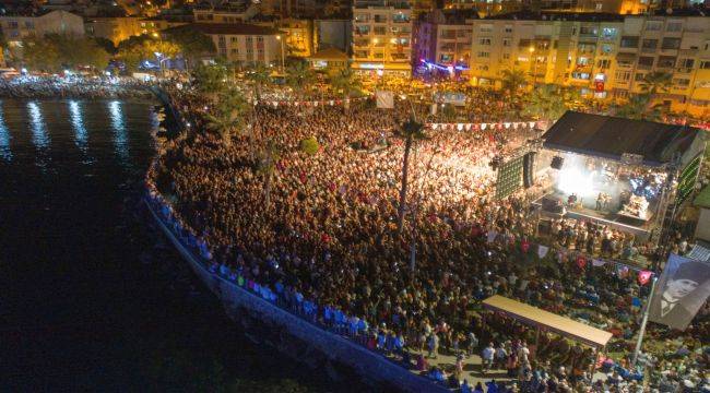 İlber Ortaylı ve Funda Arar Dikili'yi Salladı