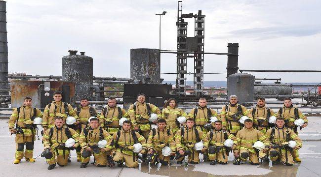 İzmir'in genç itfaiyecileri sıkı eğitimlerle göreve hazırlanıyor