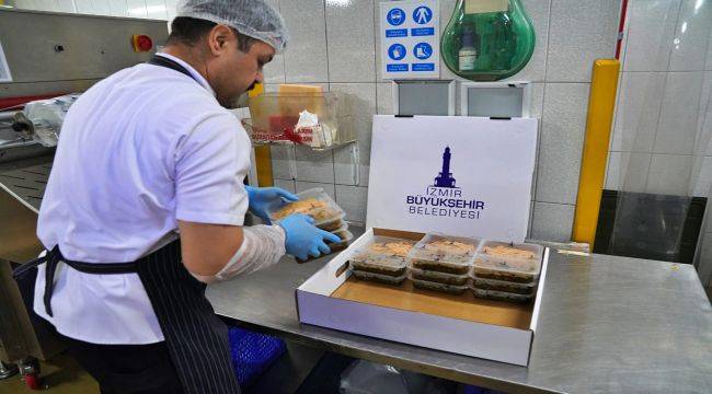 Büyükşehir’den yaşlı ve engellilere sıcak yemek