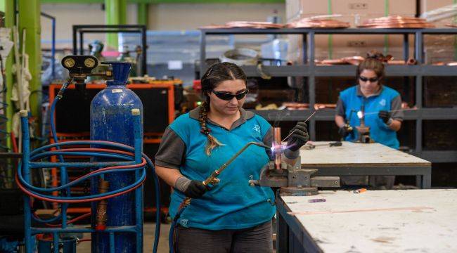 Meslek Fabrikası’ndan Mezun Olan Kadın Kaynakçılar İşbaşı Yaptı