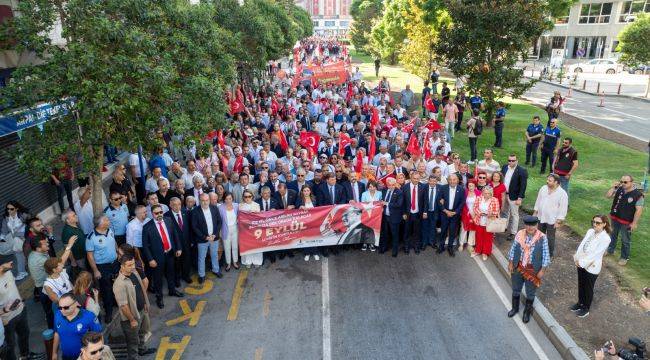 İzmirliler Zafer Yürüyüşü’nde buluştu