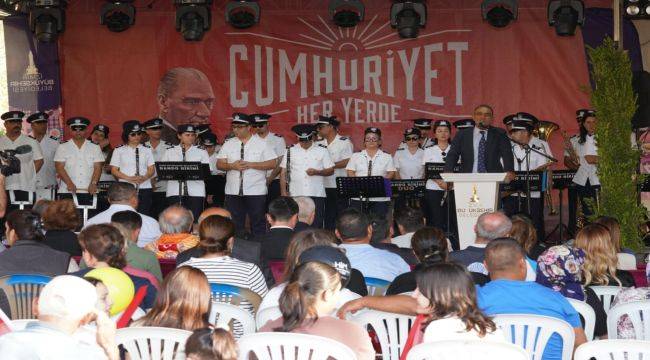 Cumhuriyet coşkusu Kemalpaşa'da başladı