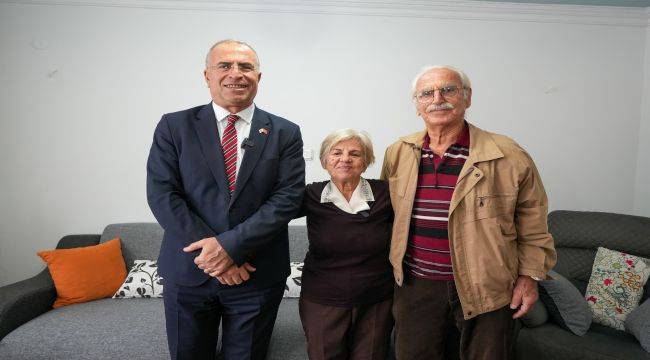 Başkan Ünal Işık, öğretmeni Ayşe Küçük’ü ziyaret etti