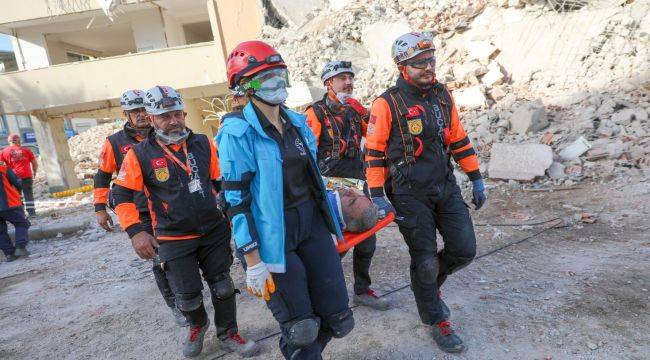 İzmir depreminin yıl dönümünde Buca Belediyesi'ne teşekkür belgesi