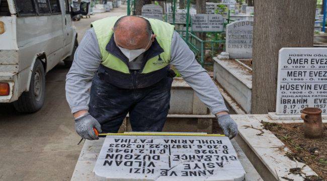 Büyükçiğli Mezarlığı'ndaki Hasar Gideriliyor