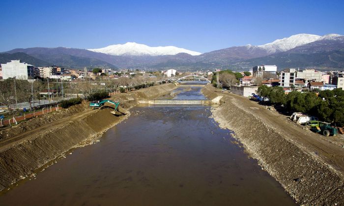 6.5 km’lik dere yatağı yeniden düzenlendi